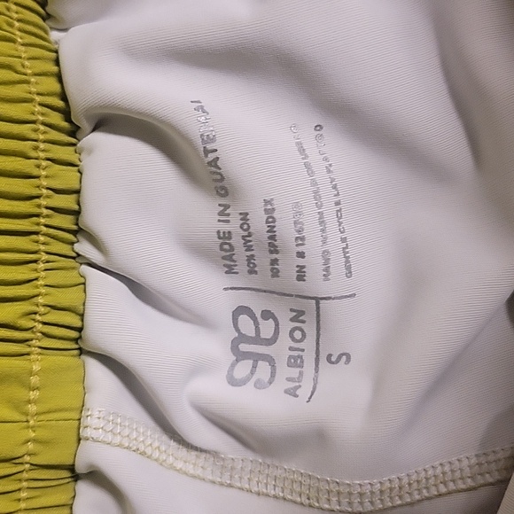 Albion Snap Pea Lunge shorts, size small - Picture 6 of 6